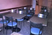 Mesas de granito com cadeiras logomarca