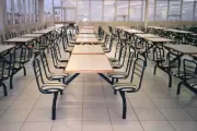 Mesas fixas com tampo em MDF para refeitório
