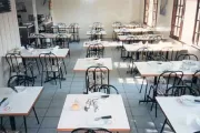 Mesas e cadeiras para refeitórios