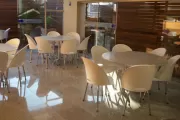 Mesas e cadeiras para refeitórios de empresas