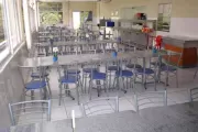 Mesas em granito e cadeiras com assento estofado para restaurantes 
