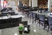 Cadeiras e mesas para restaurantes