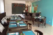 Mesas e cadeiras para refeitório